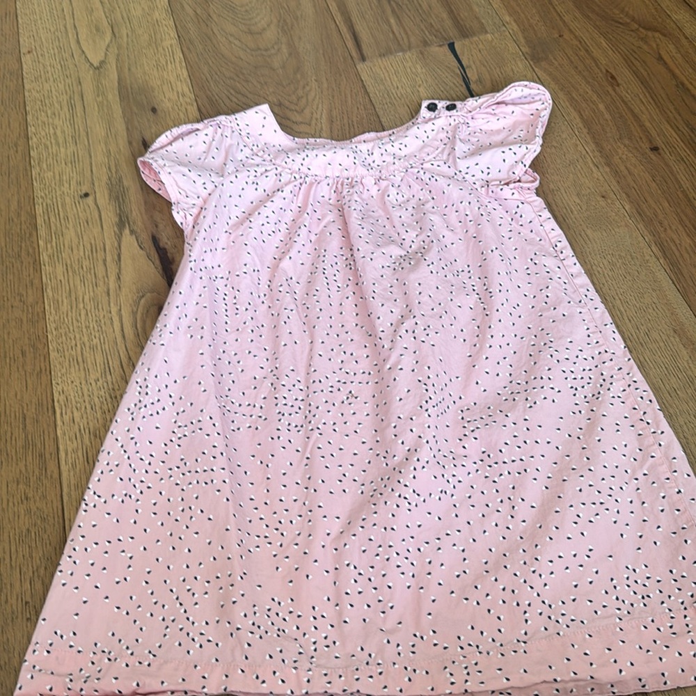 Like new, but small stain (shown in picture)
